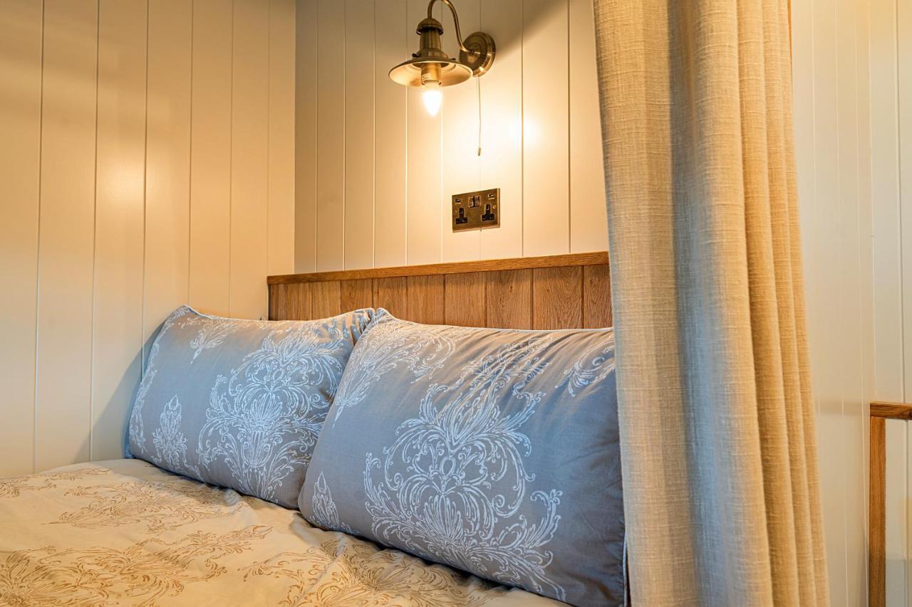 Finest Retreats - The Shepherd'S Hut At Northcombe Farm Beaworthy Kültér fotó